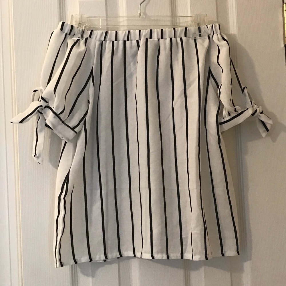 Women’s Off- Shoulder Striped Top